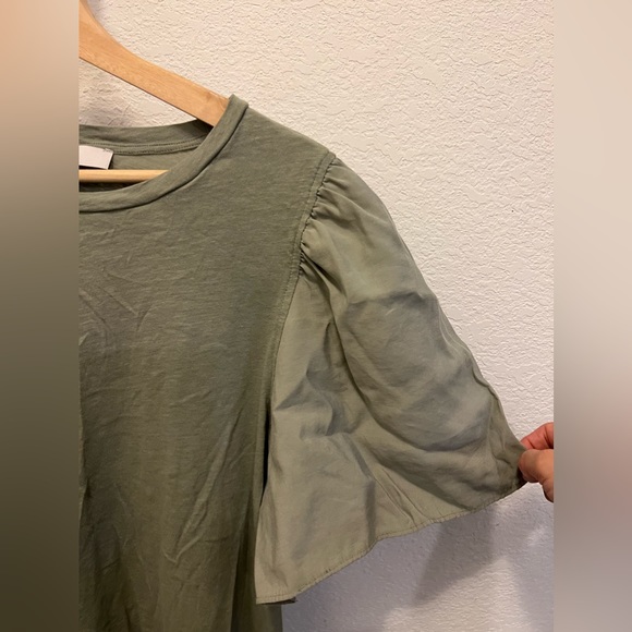 Loft Flutter Short Sleeve Top Size L - Picture 3 of 4